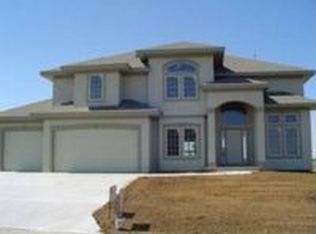 9005 SW 2nd St, Lees Summit, MO 64064