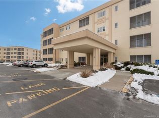 75 Washington Ave UNIT 2-206, Hamden, CT