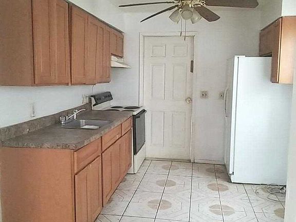 5th image of 21 E Booker Ave