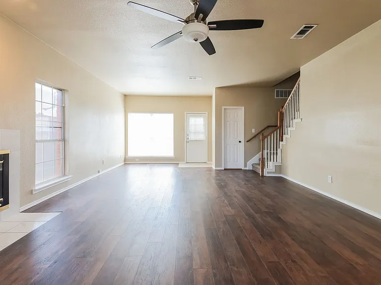 4108 Creekmeadow Dr — Photo 4