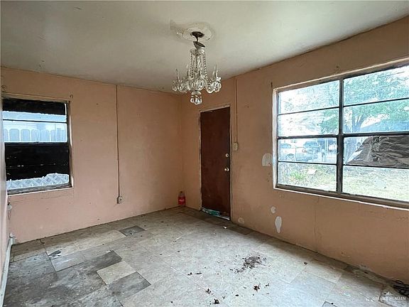 4th image of 1045 Washington Ave