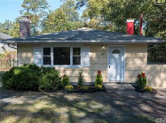 4th image of 127 Wood Ave