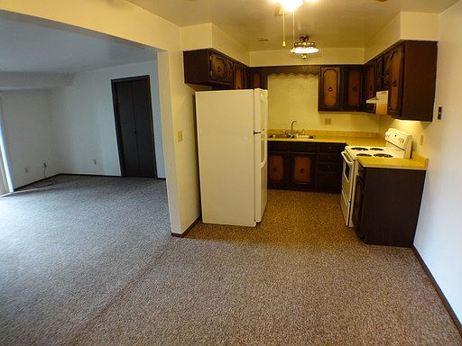 4th image of 213 Concord Ct APT 1