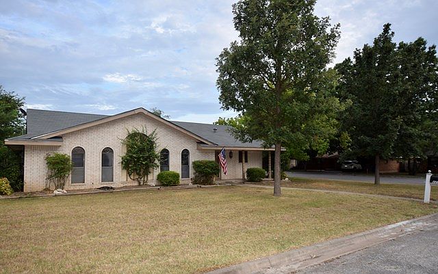 1st image of 111 Crestwood Dr