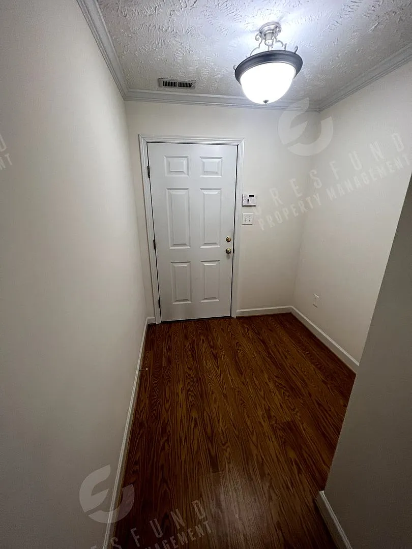 2Bdrm 2Bath in Gated Community — Photo 2