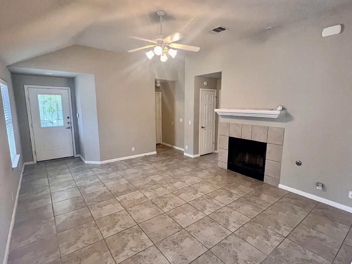Building Photo - 2509 Elara Dr