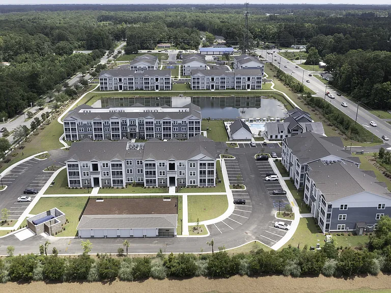 Anchor Pointe Apartments — Photo 40