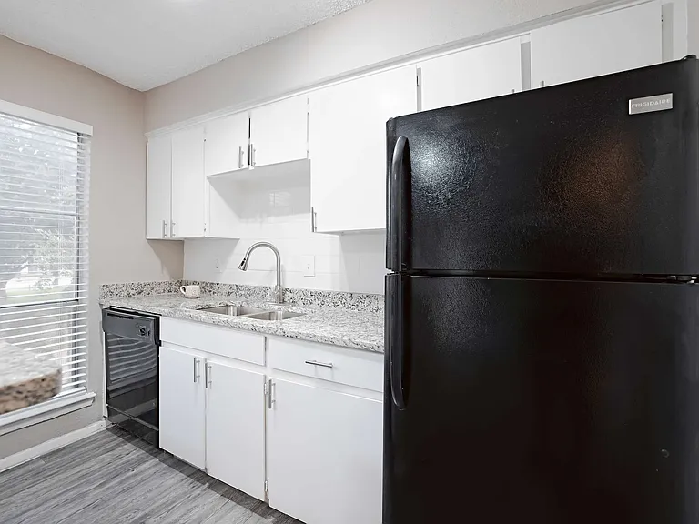 Maxton West Apartment Homes — Photo 82
