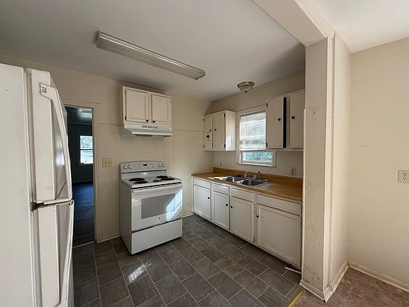 4th image of 1119 Pine Ave