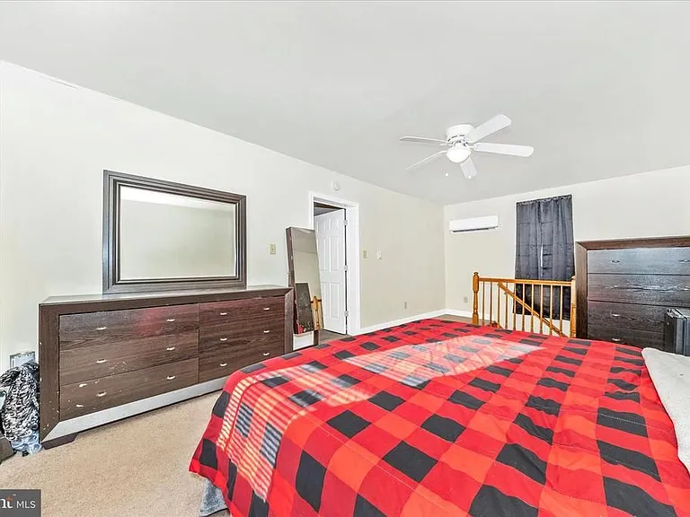 241 N Franklin St — Photo 23