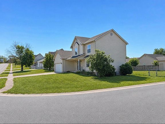 3rd image of 330 Vanover Way