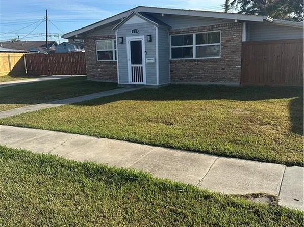 517 Diplomat St, Gretna, LA 70056