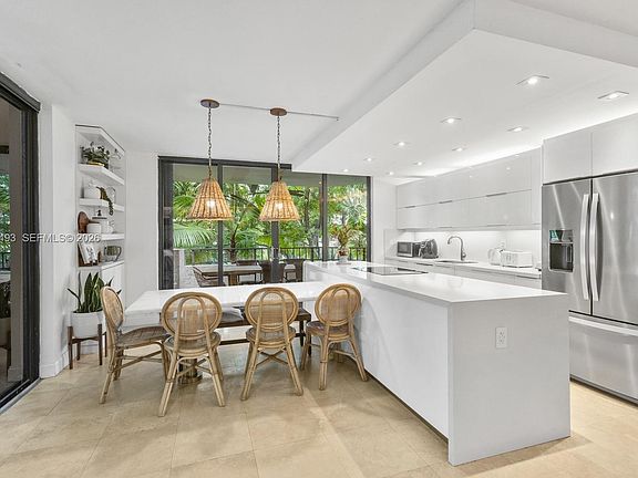 4th image of 121 Crandon Blvd APT 259