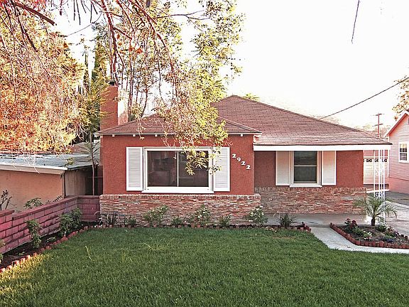 2nd image of 2922 Piedmont Ave