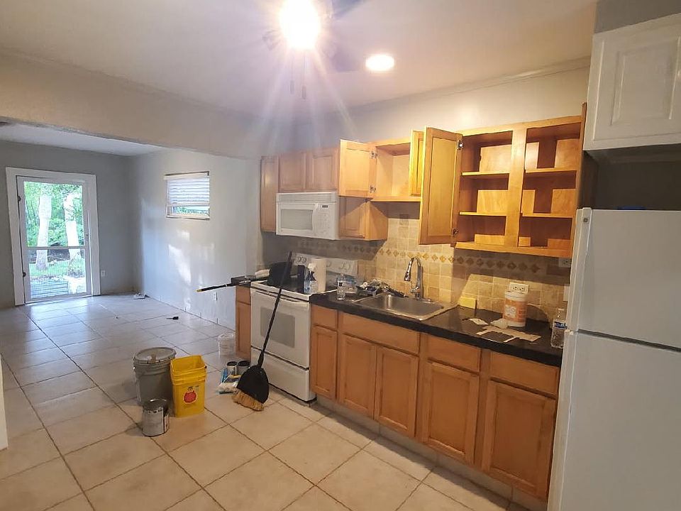 2nd image of 14113 Clubhouse Dr