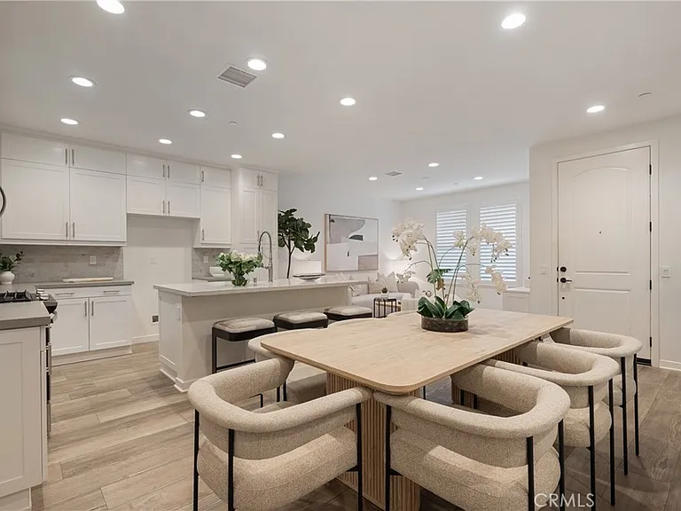 118 High Mdw — Photo 2