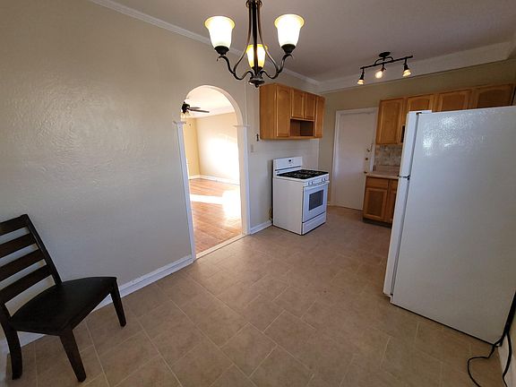 5th image of 5301K W Montgomery Ave #1