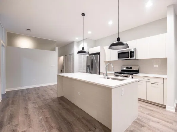 2247 W Lawrence Ave #2, Chicago, IL 60625