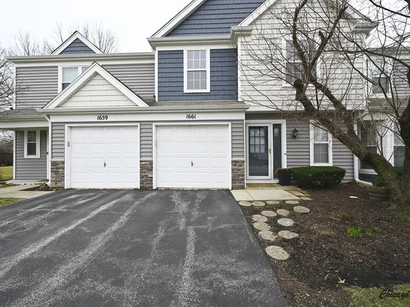 1661 College Green Dr, Elgin, IL 60123