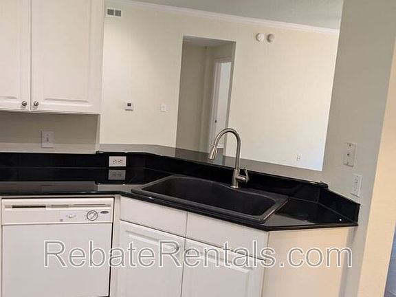 5th image of 8539 Gate Pkwy #1422