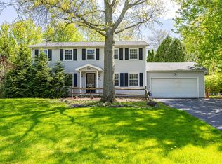 54 Glen Acre Dr, Pittsford, NY 14534