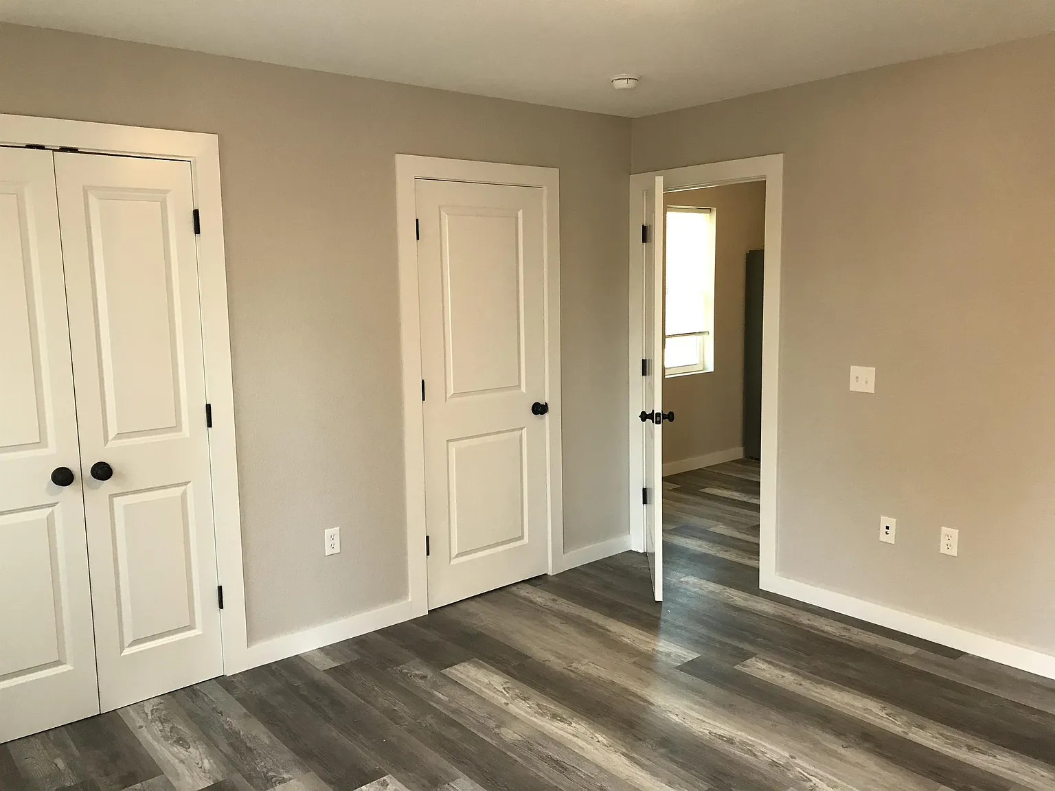 405 E Smith St 4 Plex - Unit... — Photo 4