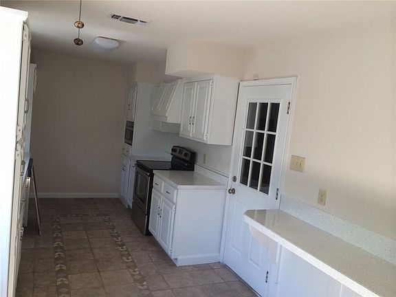 2nd image of 3016 Portales Dr