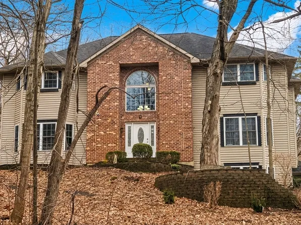 9 Echowood Dr, Algonquin, IL 60102