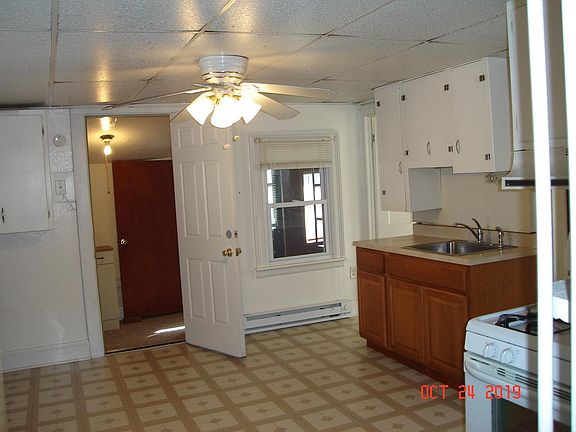 2nd image of 38 1/2 Paine St #2