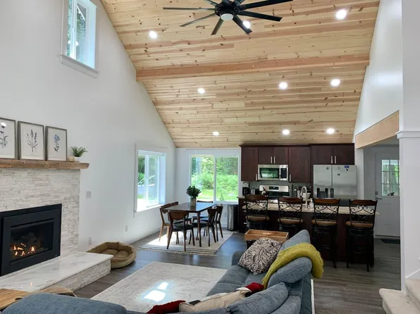 69814 NE 130th St, Skykomish, WA 98288