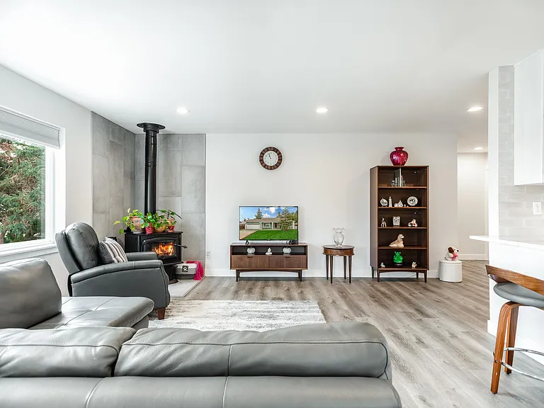 1517 SE Camano Dr — Photo 13