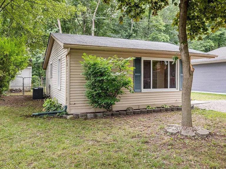 9535 Listeria St — Photo 17