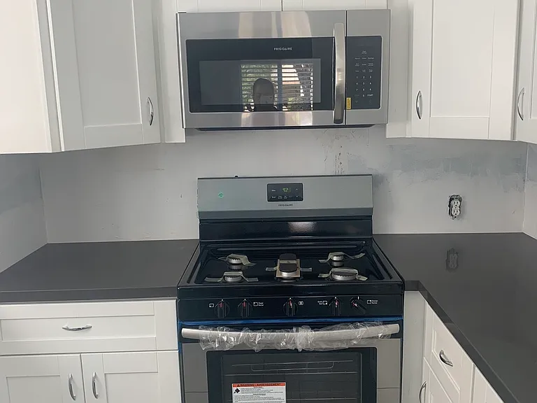 502 E Hurst St #B — Photo 3