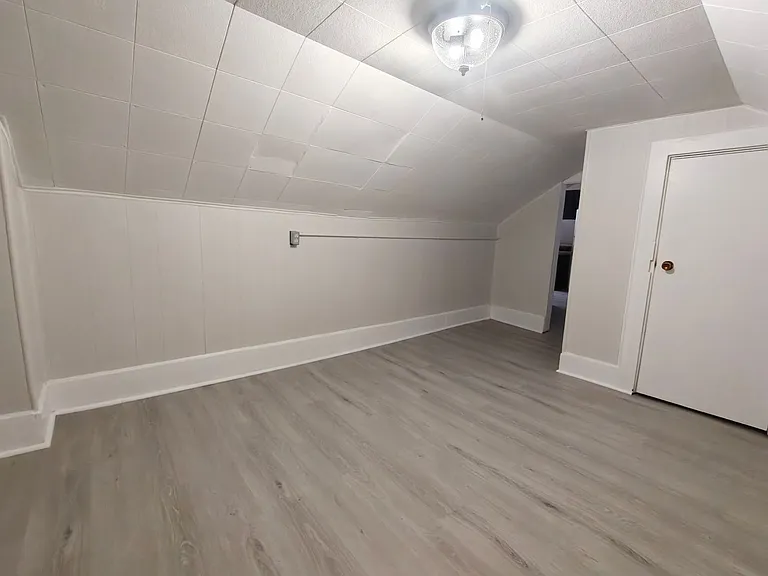 317 E Washington St #3 — Photo 8