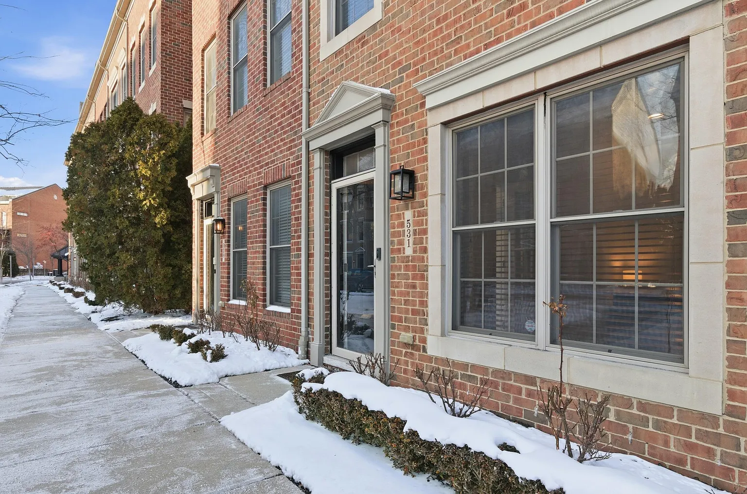 531 Graten St photo 1