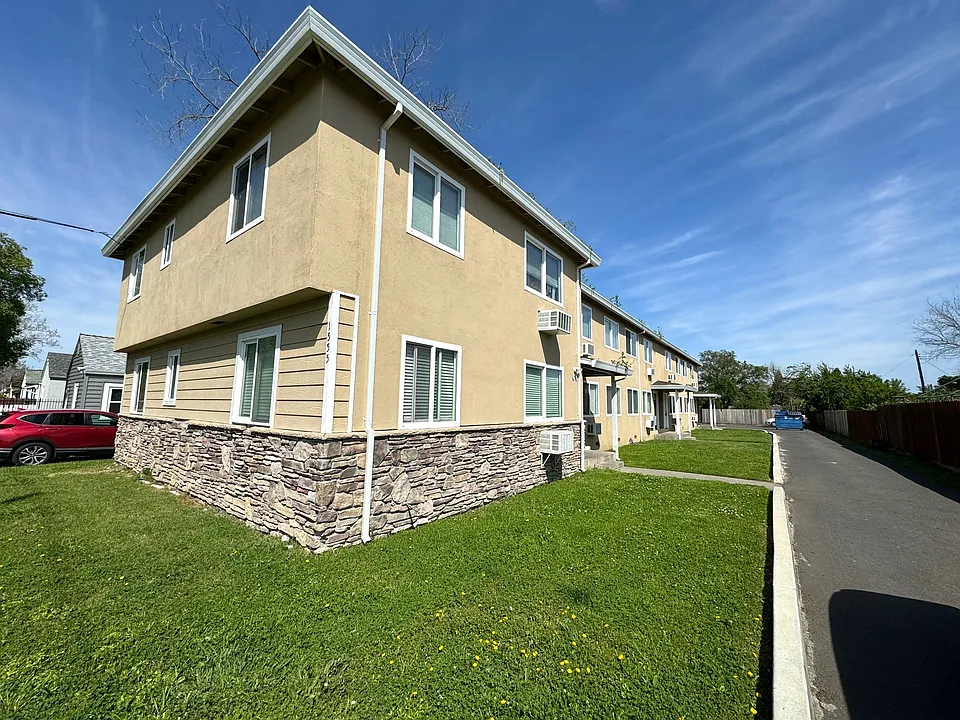 1555 Sonoma Ave #1-10