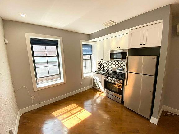 2nd image of 423 E 82nd St #3DD