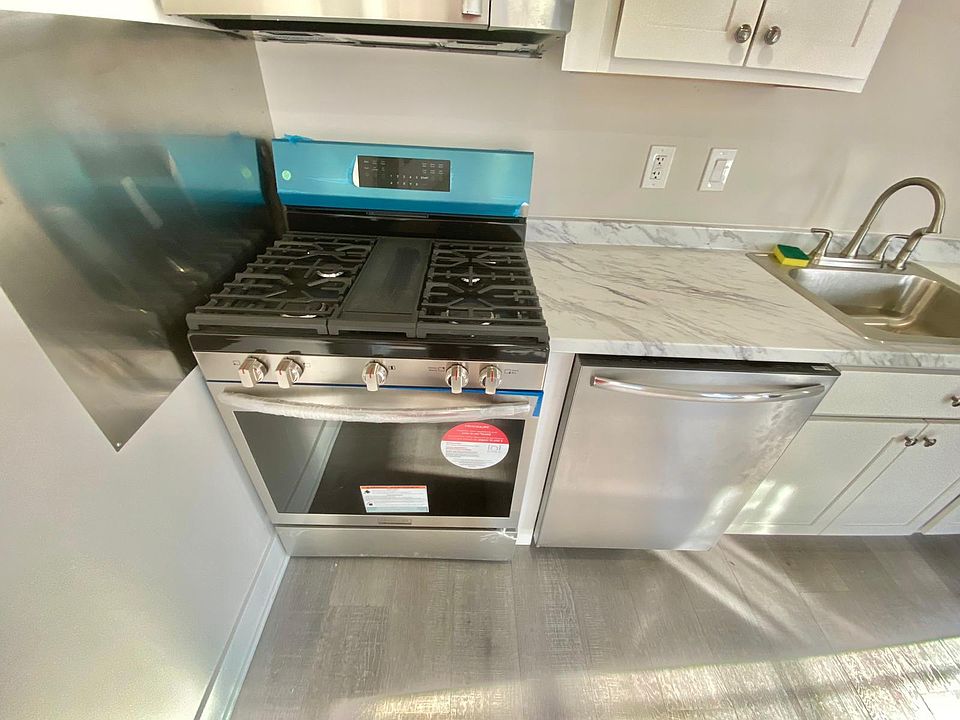 1st image of 1225 Linden Ave
