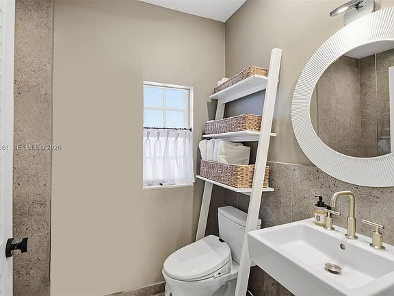2nd image of 4108 Palmarito St #1