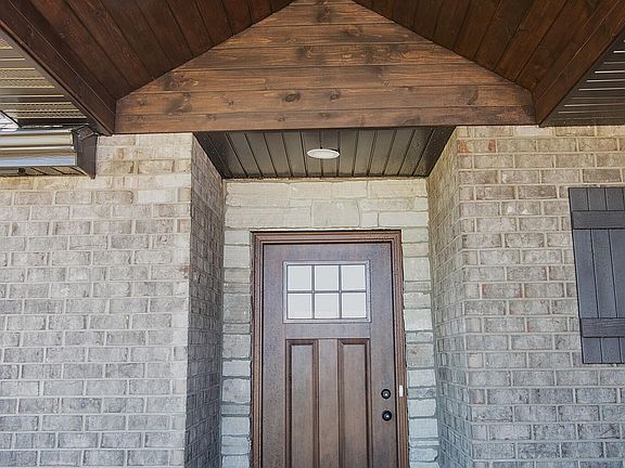 3rd image of 215 Rosewood Ct