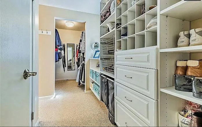 Walk-in closet