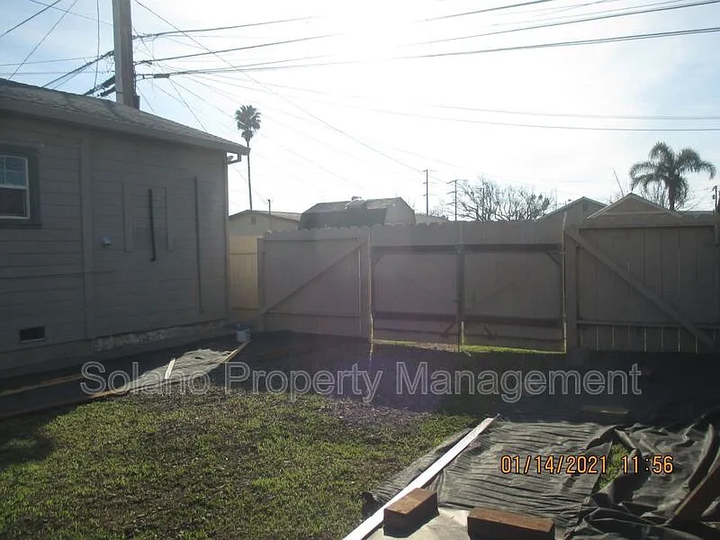 2 bed, 1.0 bath, 850 sqft, $1,999 — Photo 2