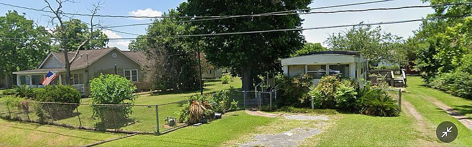 2nd image of 3236 Bernard St