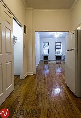 Rented by Wave Real Estate Group | media 8
