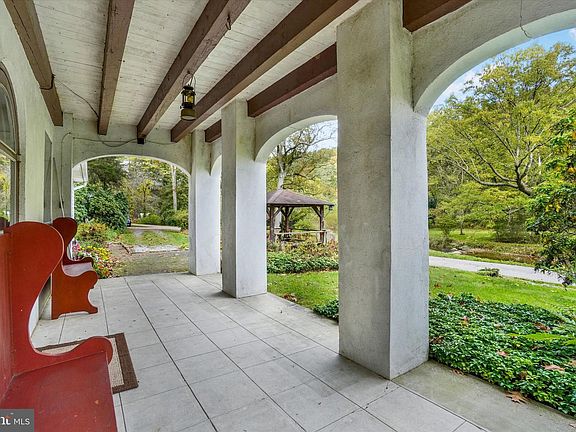 3rd image of 7074 Swamp Hollow Ln