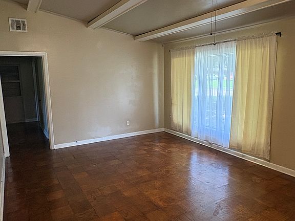 5th image of 721 Meadowdale Pl