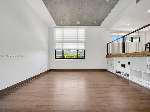 4th image of 153 E Enid Dr #28