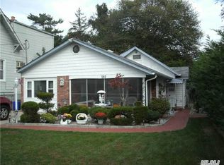 181 Sweezy Ave, Freeport, NY 11520