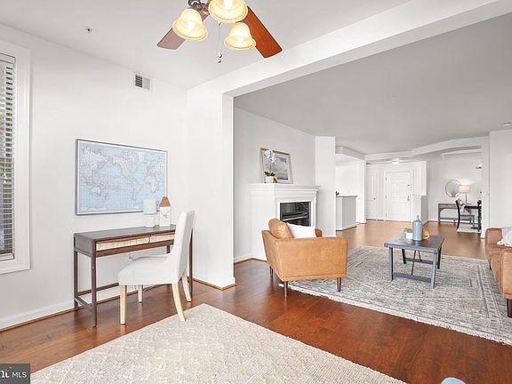 3rd image of 485 Harbor Side St APT 405