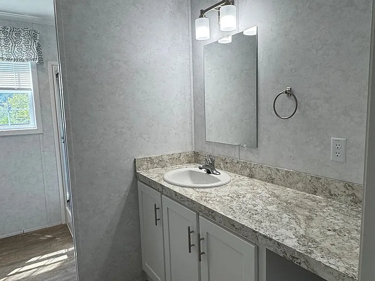 465-4 Royal Manor Rd — Photo 8